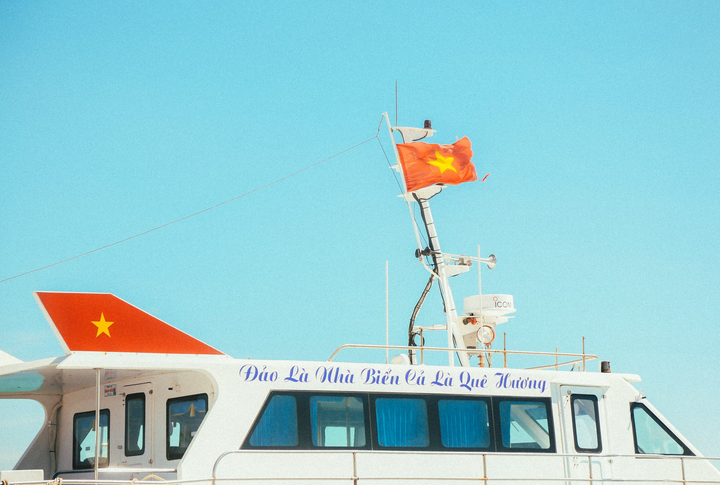 Khám phá vẻ hoang sơ, hùng vĩ của huyện đảo giữa lòng biển cả - 4