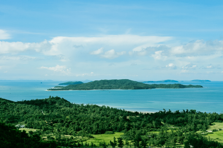 Hành trình đầy mê hoặc khám phá đảo Cô Tô (kỳ 2) - 1