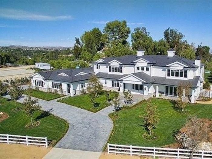 Khối bất động sản đồ sộ của tỷ phú vừa bị Forbes tước danh hiệu - 7