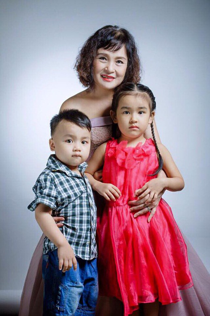 'Nữ hoàng màn ảnh' kể chuyện buôn long nhãn, bị ung thư vẫn buôn bất động sản - 4