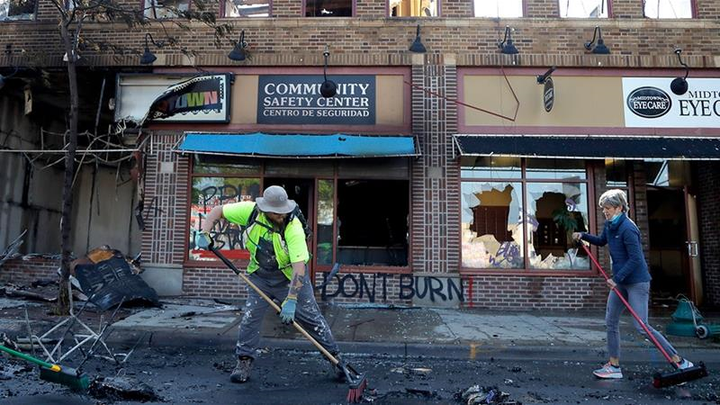 Mỹ: Chưa thoát COVID-19, các cửa hàng ở Minneapolis lại khổ sở vì biểu tình - 2