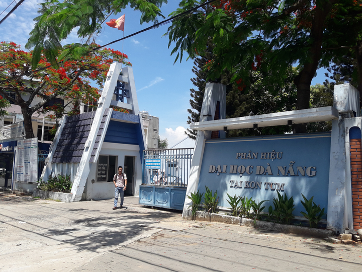 Lãnh đạo ĐH Đà Nẵng có lời lẽ thiếu chuẩn mực: Nữ cán bộ tố cáo gì? - 1