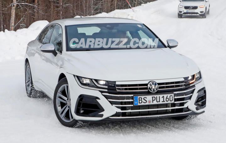 Volkswagen lần đầu tiên 'nhá hàng' Arteon 2021 - 2