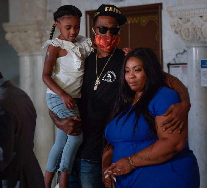 Bạn gái George Floyd đau lòng vì con gái không còn cha, muốn đòi lại công lý - 1