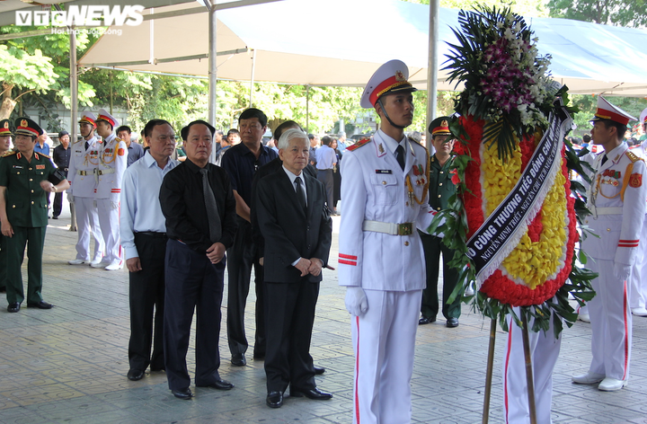 Ảnh: Lãnh đạo Đảng, Nhà nước viếng nguyên Chủ nhiệm Văn phòng Quốc hội Vũ Mão - 11