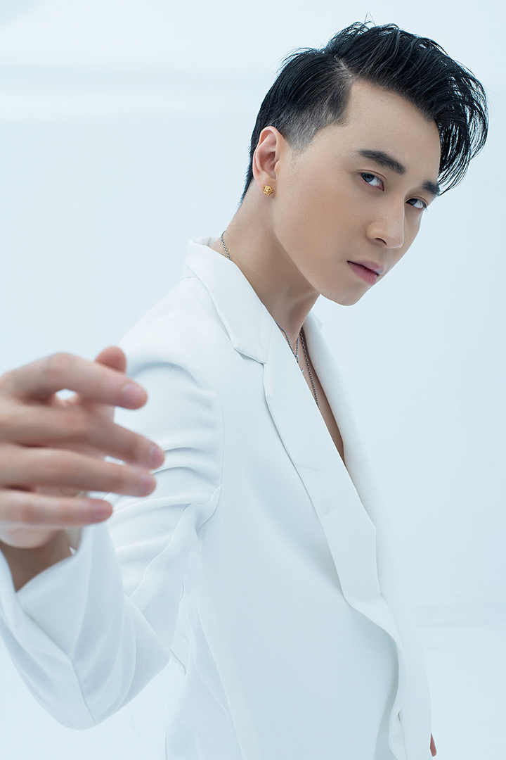 Karik hóa sát thủ trong MV lấy cảm hứng từ phim 'bom tấn' của Hollywood - 1