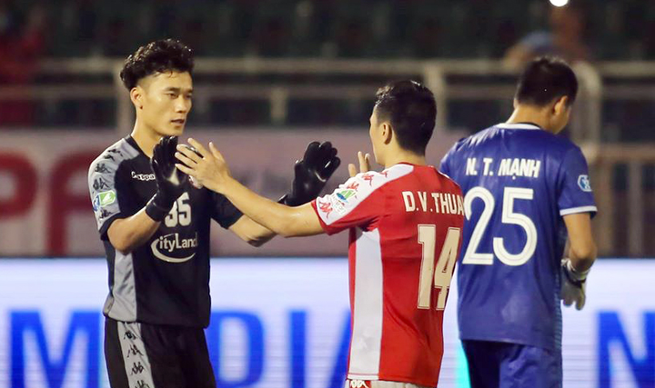 BLV Quang Huy: ‘Thủ môn Bùi Tiến Dũng có thành tích nhưng chưa có đẳng cấp’ - 1