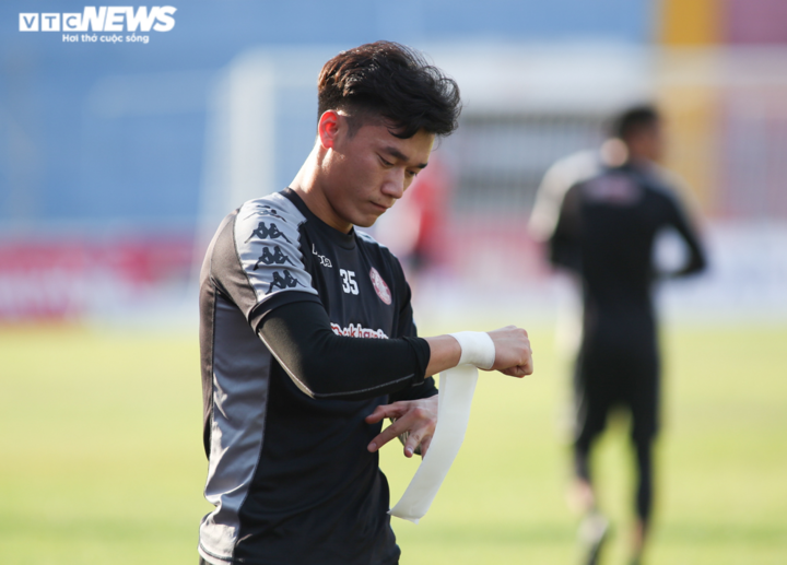 HLV Park Hang Seo đến sân, cơ hội vàng cho thủ môn Bùi Tiến Dũng - 1