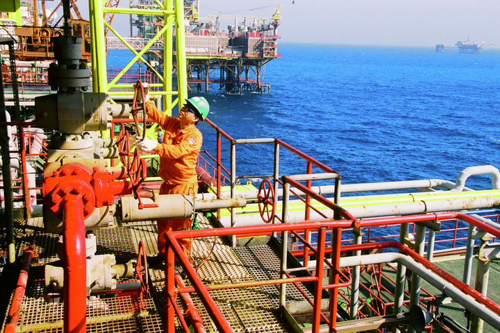 Ứng phó kịp thời 'khủng hoảng kép', PVN tránh khỏi thua lỗ - 1