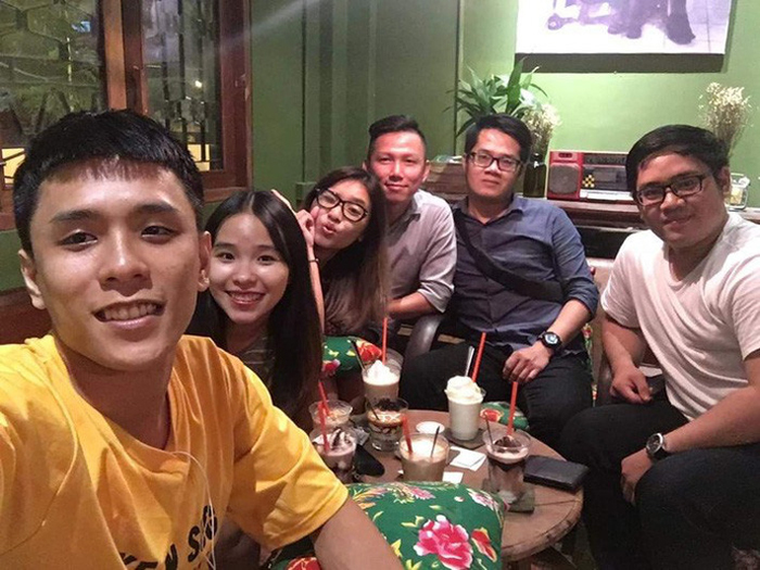 Hình selfie hiếm hoi Công Phượng để lộ vợ sắp cưới trên trang cá nhân - 4