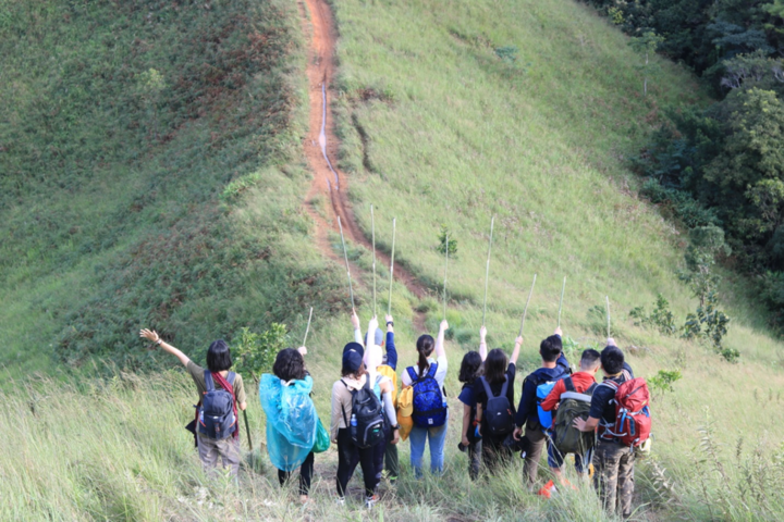 Cú chết hụt trên cung đường trek đẹp nhất Việt Nam - 14