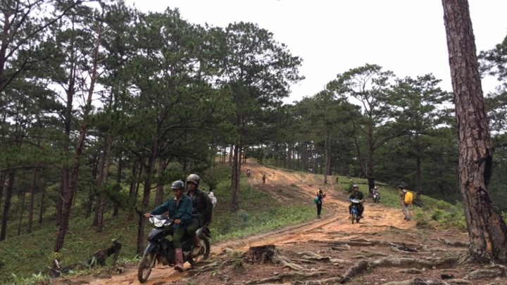 Cú chết hụt trên cung đường trek đẹp nhất Việt Nam - 18