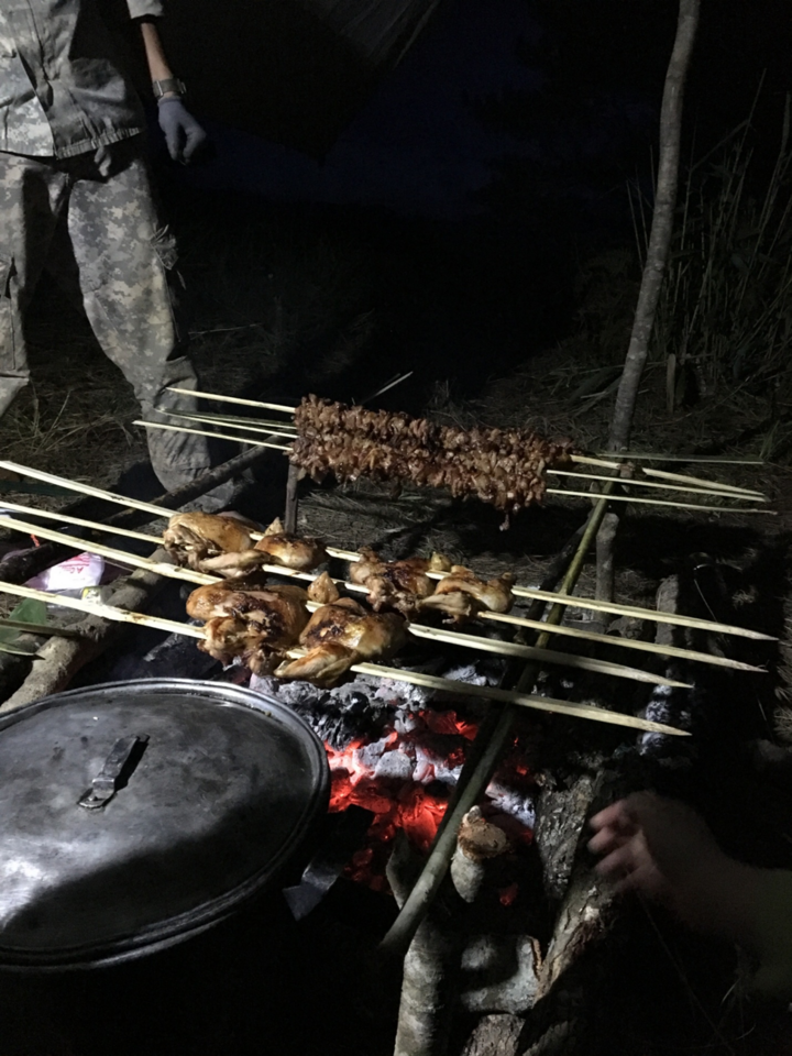 Cú chết hụt trên cung đường trek đẹp nhất Việt Nam - 6