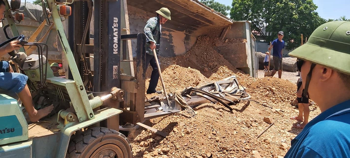 Xe 'hổ vồ' đè bẹp xe con ở Thanh Hóa: Danh tính 4 nạn nhân thương vong - 1