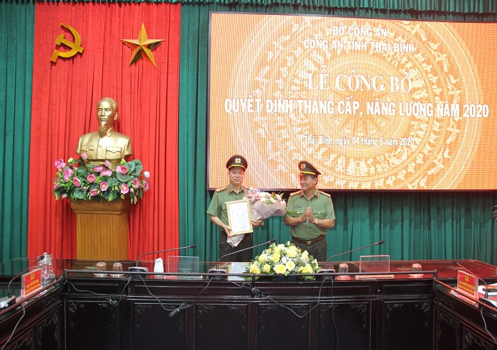 Giám đốc Công an tỉnh Thái Bình được thăng hàm đại tá - 1