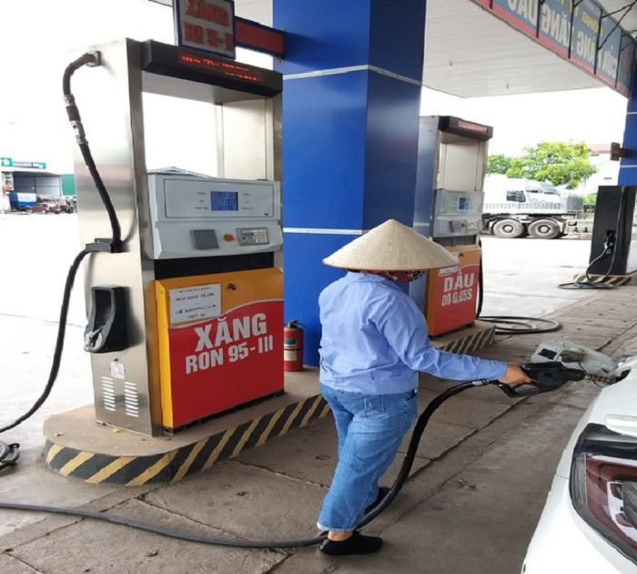 Bán hàng trôi nổi, cây xăng Bắc Giang bị phạt 50 triệu đồng - 1