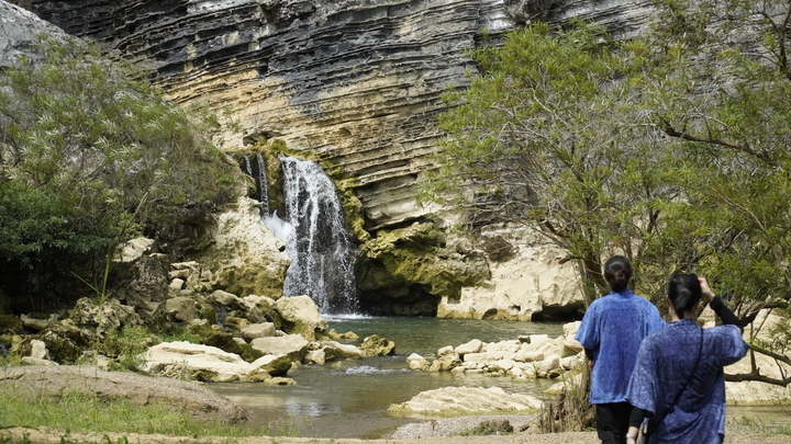 Tú Làn - gai góc, dữ dội nhưng nên thơ níu chân người - 2