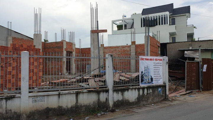 Rò rỉ điện ở công trình xây dựng, 1 người chết, 2 người nhập viện - 1