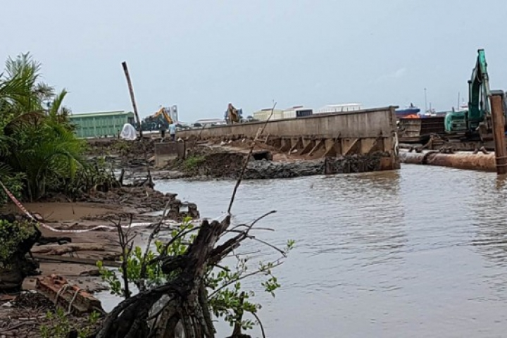 TP.HCM làm rõ sai phạm dự án kè 160 tỷ chưa nghiệm thu đã sạt lở - 1