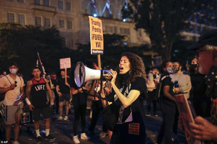 Ảnh: Hàng vạn người biểu tình vây kín các con đường ở thủ đô Washington - 2