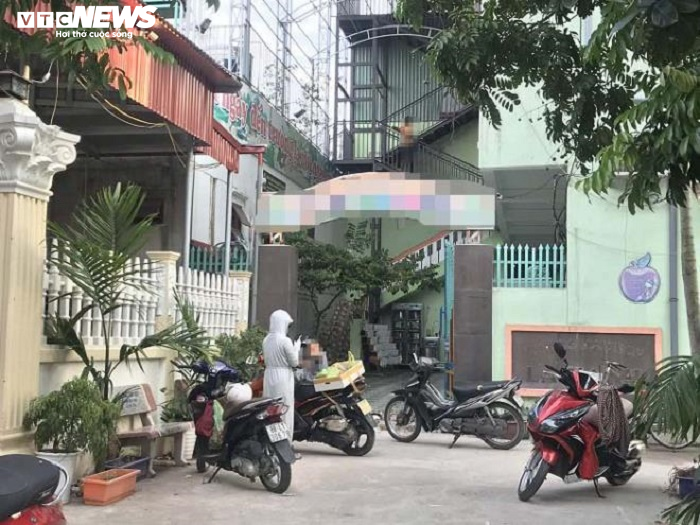 Bé trai động chạm bé gái ở Hải Phòng: Buộc thôi việc 2 giáo viên mầm non - 1