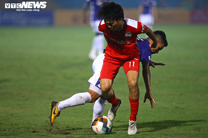 Xuân Trường lặng lẽ trên khán đài, một mình Tuấn Anh không gánh nổi HAGL - 6