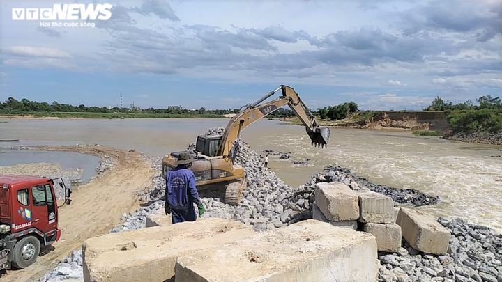 Đập nước ở Nghệ An vỡ giữa trời nắng hạn: Gần 25.000 dân mất nước sinh hoạt - 2