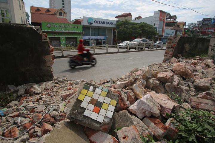 Ảnh: Gần 600m con đường gốm sứ đạt Kỷ lục Guinness Thế giới bị phá bỏ - 8