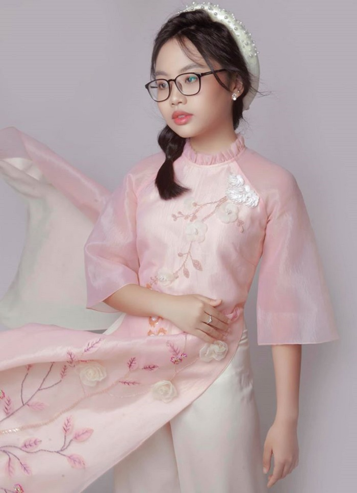 Video: Phương Mỹ Chi nói chuyện trực tiếp với người gửi tin nhắn xúc phạm - 2