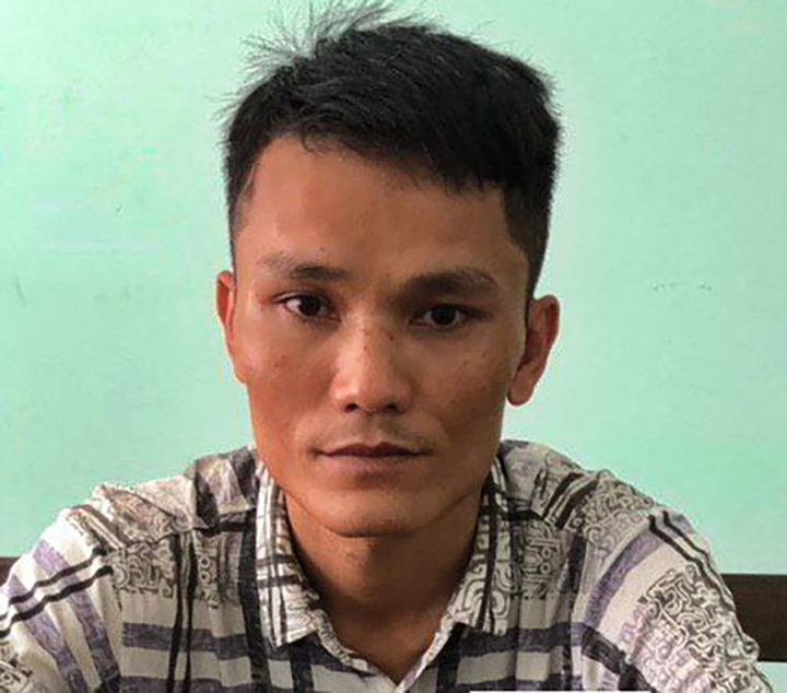 Bắt khẩn cấp kẻ tưới xăng đốt liên tiếp 6 ô tô ở TP Nha Trang - 1