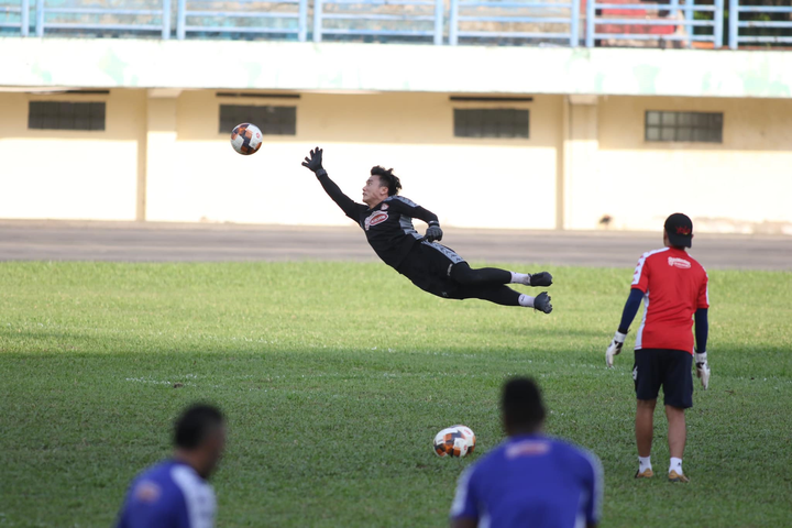 Sau đính hôn, Công Phượng tập sung chuẩn bị cho trận đấu đặc biệt - 3