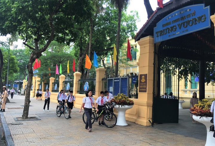 Cảnh báo người đàn ông chuyên rủ học sinh nam lên xe và hứa cho tiền - 1