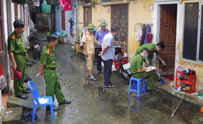 Hà Giang: Chồng giết vợ rồi bế con bỏ trốn - 1