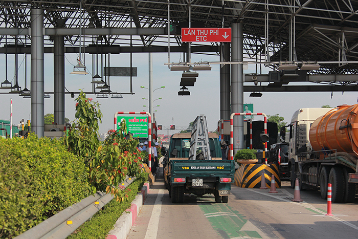 Trạm BOT được duy trì một làn hỗn hợp đến khi đủ điều kiện thu phí không dừng - 1