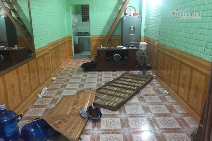 Kẻ ngáo đá tay ôm bát hương chống trả công an, miệng đòi lập biên bản - 4