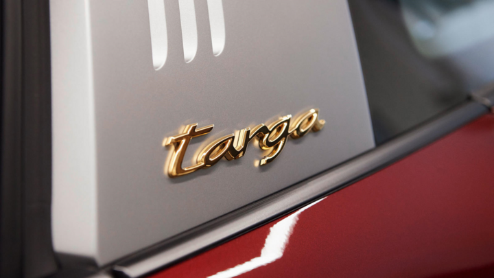 Logo xe Porsche được tạo ra thế nào? - 6