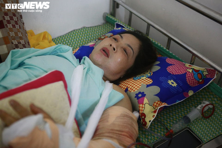 Nạn nhân thoát chết ở Vĩnh Phúc: Cơn lốc kéo sập nhà xưởng 7.000m2 trong 30 giây - 1