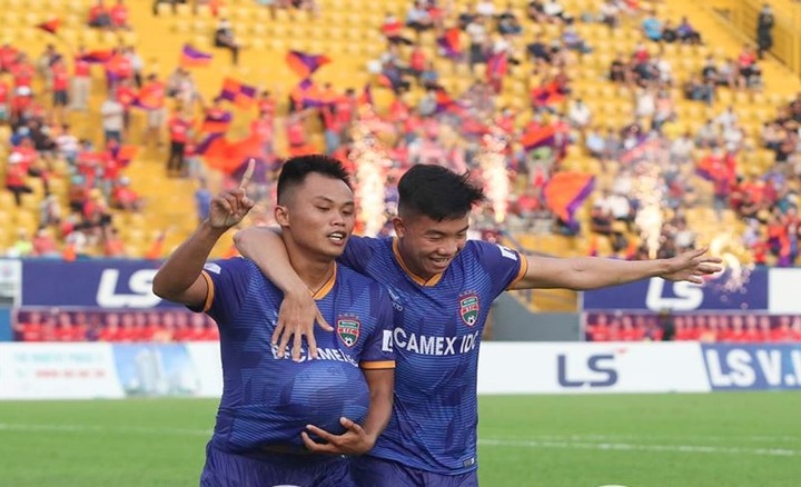 Trực tiếp Bình Dương 0-2 Hà Nội FC: Quang Hải đổ máu, phải quấn băng kín trán - 5