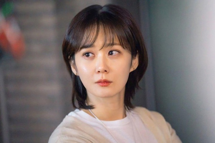 Cú 'ngã ngựa' của Jang Nara khi tái xuất - 2