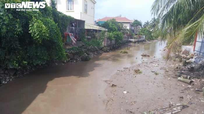 Nước đóng bình lấy từ mương nước thải từng được cung cấp cho học sinh tiểu học - 2