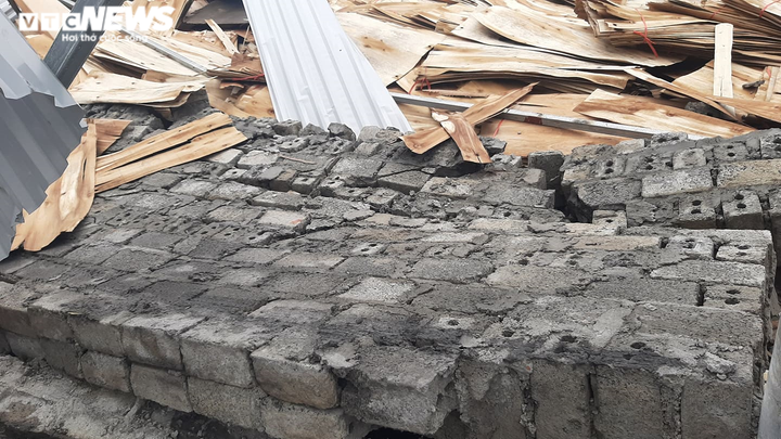 Hiện trường đổ nát, tan hoang sau vụ lốc xoáy san phẳng xưởng gỗ ở Vĩnh Phúc - 13