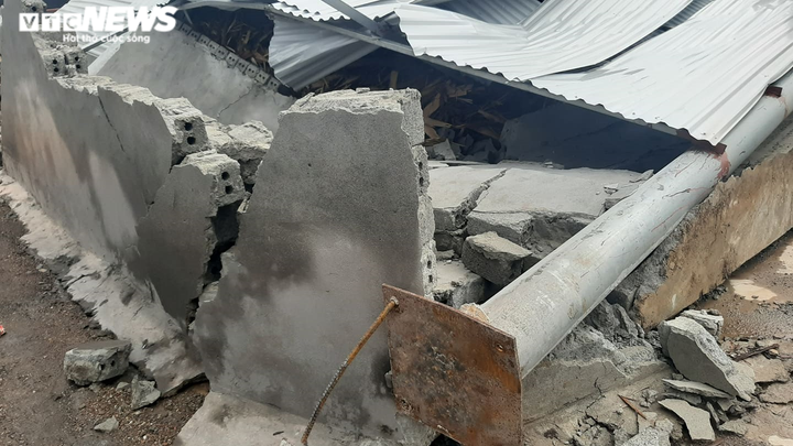 Hiện trường đổ nát, tan hoang sau vụ lốc xoáy san phẳng xưởng gỗ ở Vĩnh Phúc - 12