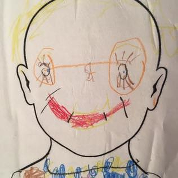 Cười đau bụng với loạt tranh trẻ nhỏ vẽ bố mẹ và vạn vật - 10