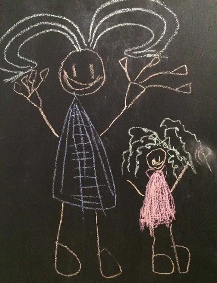 Cười đau bụng với loạt tranh trẻ nhỏ vẽ bố mẹ và vạn vật - 12