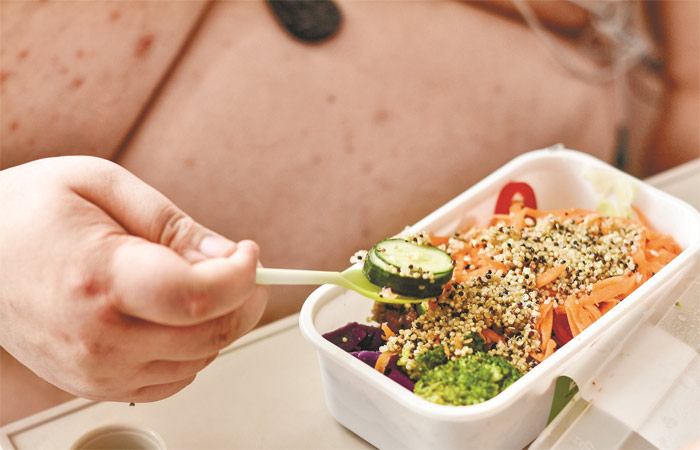 Sau thời gian cách ly vì dịch, nam thanh niên tăng thêm hơn 100kg - 2