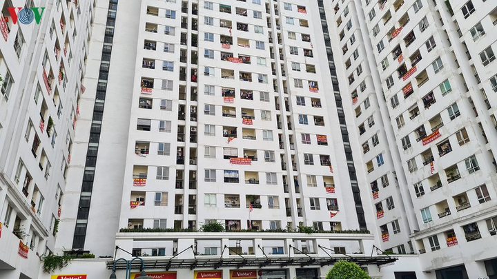 Chây ì làm sổ hồng cho người mua nhà: Mức phạt 1 tỷ đồng không đủ sức răn đe - 1