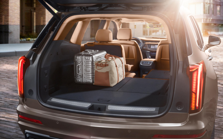 Cadillac XT6 nhắm đến khách hàng trẻ bằng giá mềm - 5