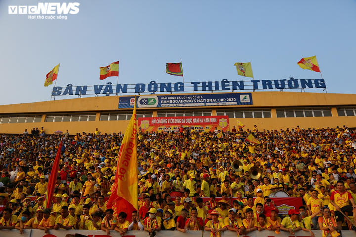 'V-League, Cúp Quốc gia đông người xem chứng tỏ Việt Nam chống COVID-19 rất tốt' - 1