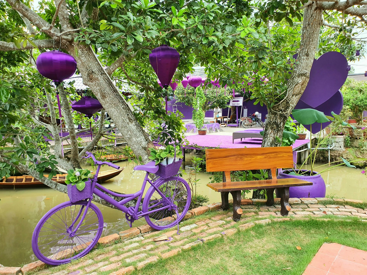Căn nhà toàn màu tím giữa miền Tây đốn tim du khách - 3