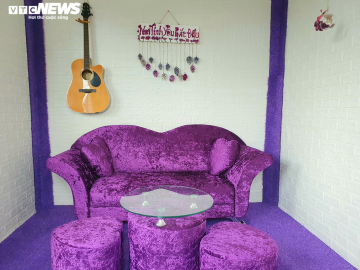 Căn nhà toàn màu tím giữa miền Tây đốn tim du khách - 4